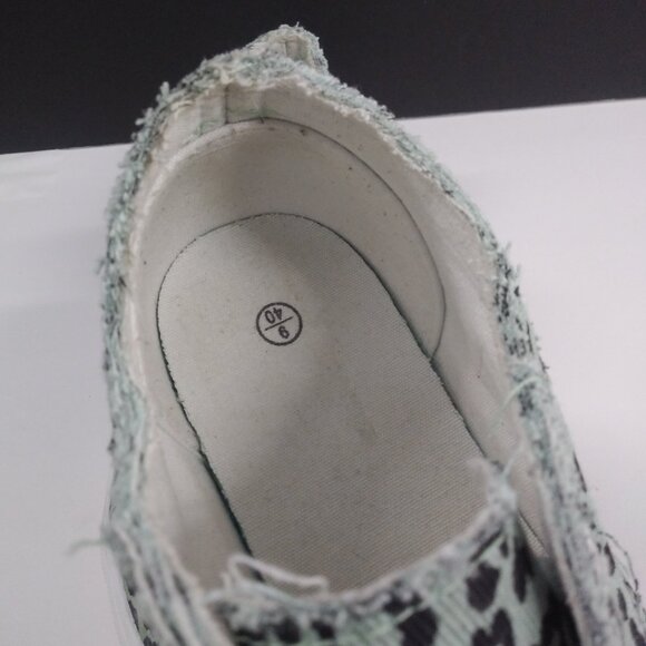 Green Leopard Distressed Pull On Sneakers Nice! - Picture 7 of 8